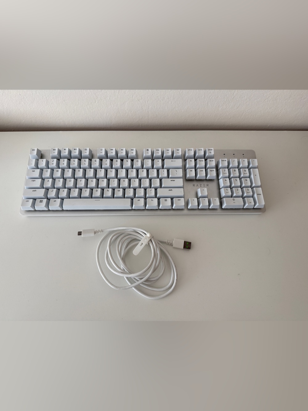 Razer Pro Type Ultra - White and Silver Full-Size Mechanical Keyboard